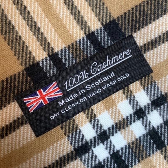 5🌟 REVIEWS - 100% Cashmere Tan Plaid Scarf - Picture 4 of 7